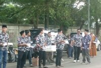 Barisan Pemuda Nusantara (BAPERA) Kota Tangerang menggelar aksi sosial dengan membagikan takjil kepada masyarakat. Foto: BantenPos.id