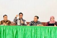 Sekretaris Komisi V DPRD Provinsi Banten Rifky Hermiansyah saat sosialisasi Program Sekolah Gratis yang berlangsung di SMKN 1 Kabupaten Pandeglang. Foto: ist