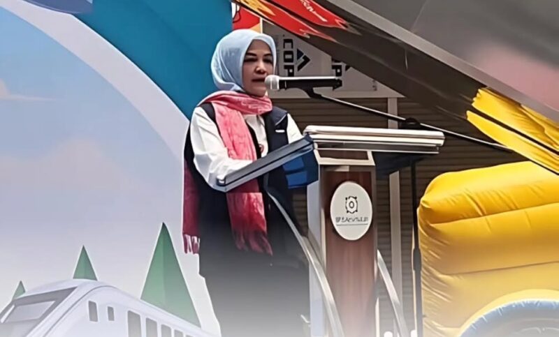 Kepala Dinas Kesehatan Provinsi Banten Dr.dr.Ati Pramudji Hastuti saat resmikan Posko Mudik di Mall Soro Pelabuhan Merak Cilegon. Foto: Ist