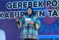 Wakil Bupati (Wabup) Intan Nurul Hikmah Saat mencanangkan Gerakan Ibu Hamil dalam rangka Gerebek Posyandu Kabupaten Tangerang Tahun 2025 yang dipusatkan di Desa Jambe, Kecamatan Jambe. Foto: ist