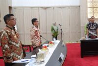 Andra Soni saat memimpin High Level Meeting Rapat Koordinasi (Rakor) Program Pemutihan Pajak Kendaraan Bermotor. Foto: Ist