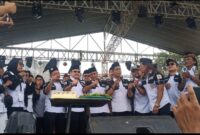 Ketua Umum Forkabi Abdul Ghoni beserta jajaran,melakukan potong tumpeng Foto: ist