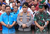 Ketua Umum DPP Komite Nasional Pemuda Indonesia (KNPI), Dr. H. Ali Hanafiah, S.E., S.H., M.Si. bersama Kapolri dan Panglima TNI. Foto: ist