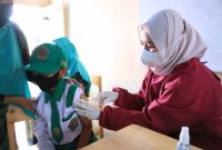 Personil Nakes Puskesmas akan memberikan imunisasi Measles and Rubella (MR) dan Human Papilloma Virus (HPV) selama pelaksanaan BIAS berlangsung. Foto: ist