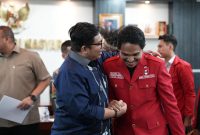 Anggota DPR RI Kawendra Lukistian saat Menerima Gerakan Mahasiswa Nasional Indonesia (GMNI) di Gedung DPR RI. Foto: ist