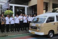 Gubernur Banten Andra Soni dan Wali Kota Tangerang Sachrudin saat meluncurkan koridor baru Angkutan Perkotaan (AP) milik Pemkot Tangerang, yakni Angkot Si Benteng dan Bus Tayo. Foto: ist