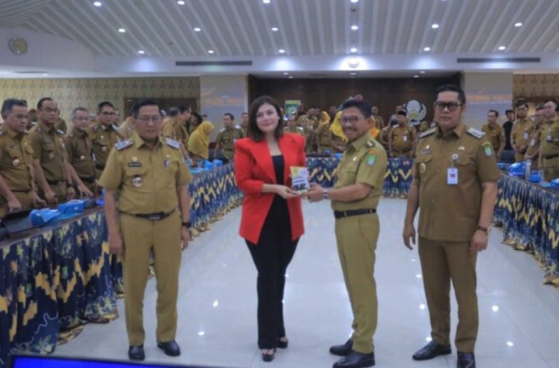 Wali Kota Tangerang Sachrudin Didampingi Wakil Wali Kota dan Sekda saat Membuka Seminar Personal Branding bertajuk “Get Value, Start From Personal Branding”. Foto: ist