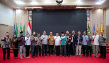 Gubernur Banten Andra Soni usai diskusi bersama jajaran pengurus Lembaga Kerja Sama (LKS) Tripartit di Pendopo Gubernur Banten, KP3B, Kota Serang. Foto: ist