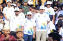 Wali Kota Tangerang, H. Sachrudin bersama  Camat Neglasari Andhika Nugraha saat menghadiri Hari Jadi  ke-31 Kedaung Baru. Foto: Ist