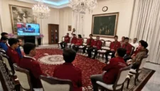 Wakil Presiden Gibran Rakabuming Raka saat menerima dan berdialog langsung dengan 15 perwakilan mahasiswa di Istana Wakil Presiden, Jakarta. Foto: ist