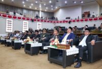 Gubernur Banten Andra Soni saat Rapat Paripurna Istimewa untuk mendengarkan Pidato Kenegaraan Presiden Republik Indonesia Prabowo Subianto dalam rangka Sidang Tahunan MPR RI serta Sidang Bersama DPR RI dan DPD RI di Gedung DPRD Provinsi Banten, Kota Serang. Foto: Ist